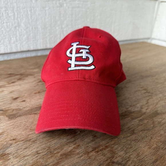 St. Louis‎ Embroidered Red Adjustable Baseball Hat Cap - Picture 1 of 6